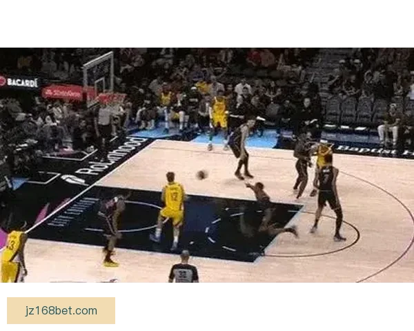 内姆布哈德球鞋被踩掉后迅速捡起举高干扰投篮遭判技术犯规